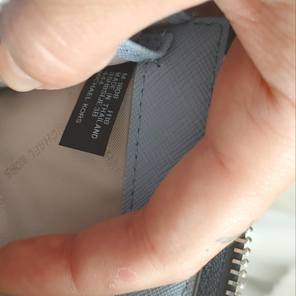 Michael Kors Wallet - Picture 7 of 7